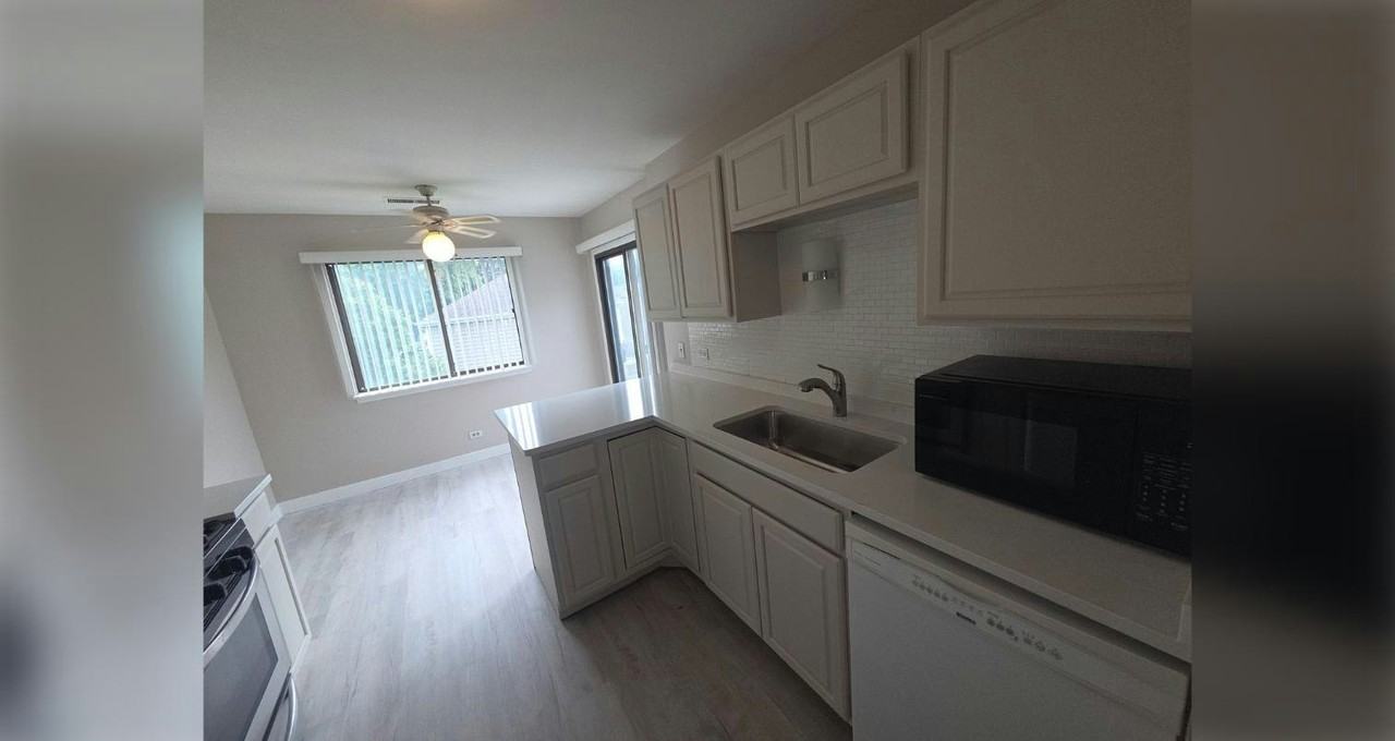 299 Pembridge Lane, Unit D2 - Photo 6 of 14