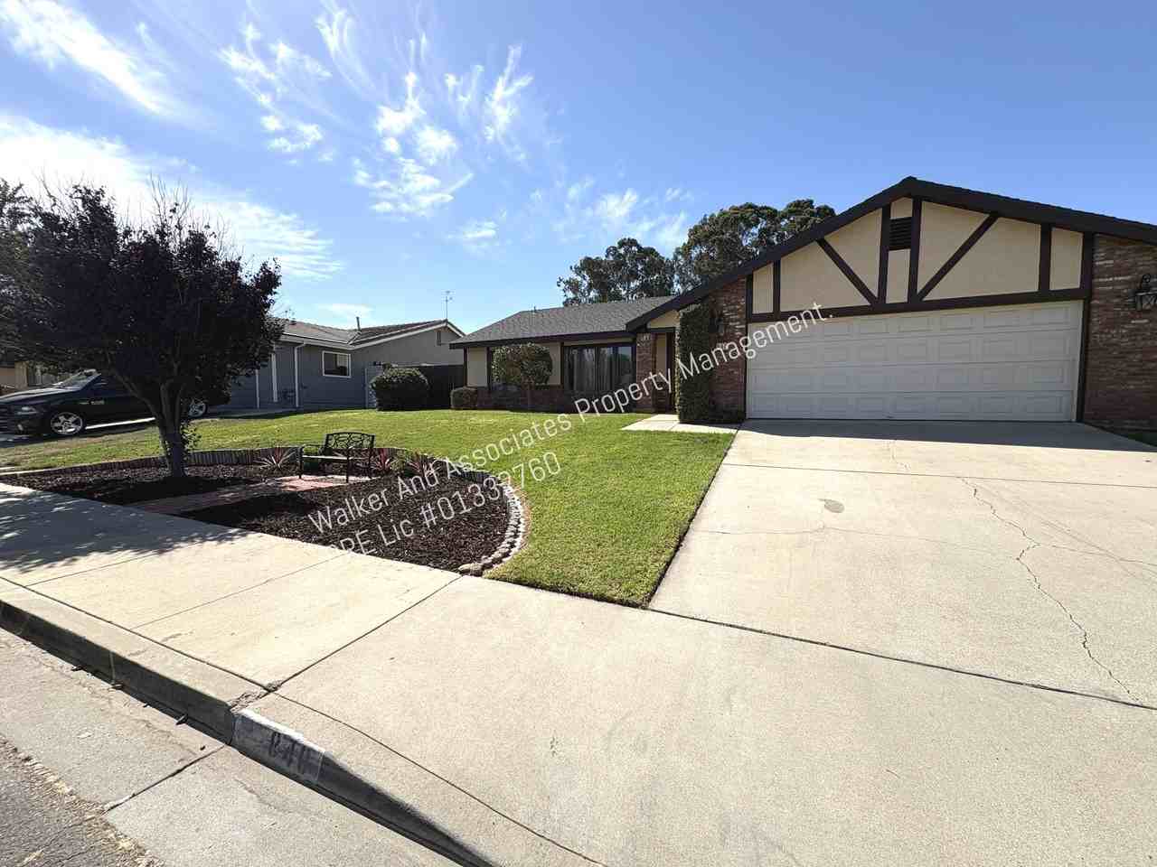 840 Blue Ridge Dr #1 - Photo 2 of 32