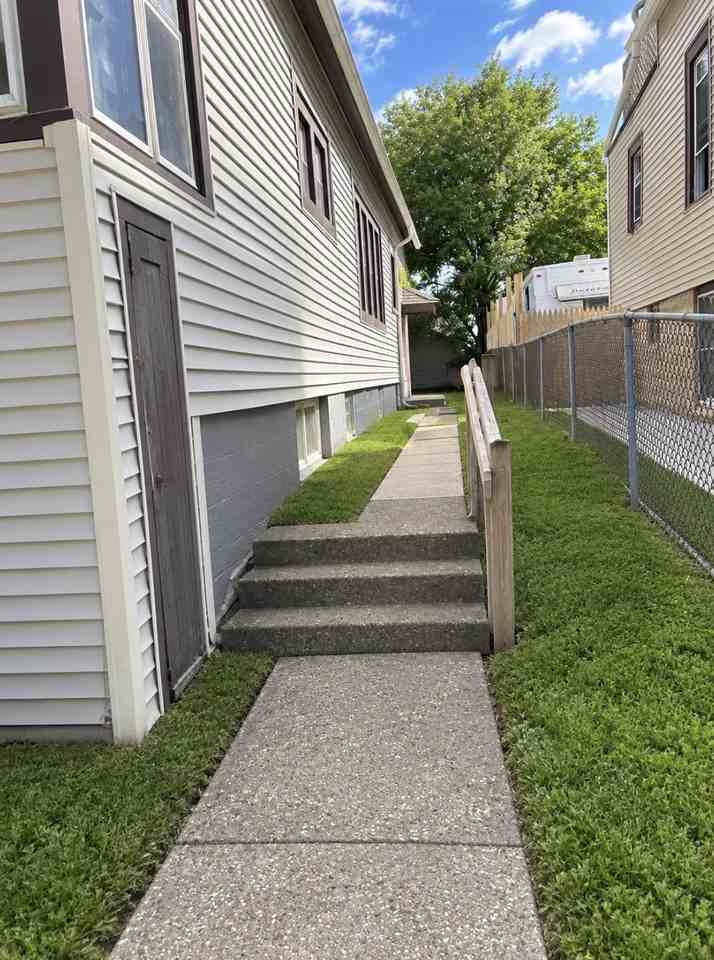 2519 W Becher St - Photo 2 of 7