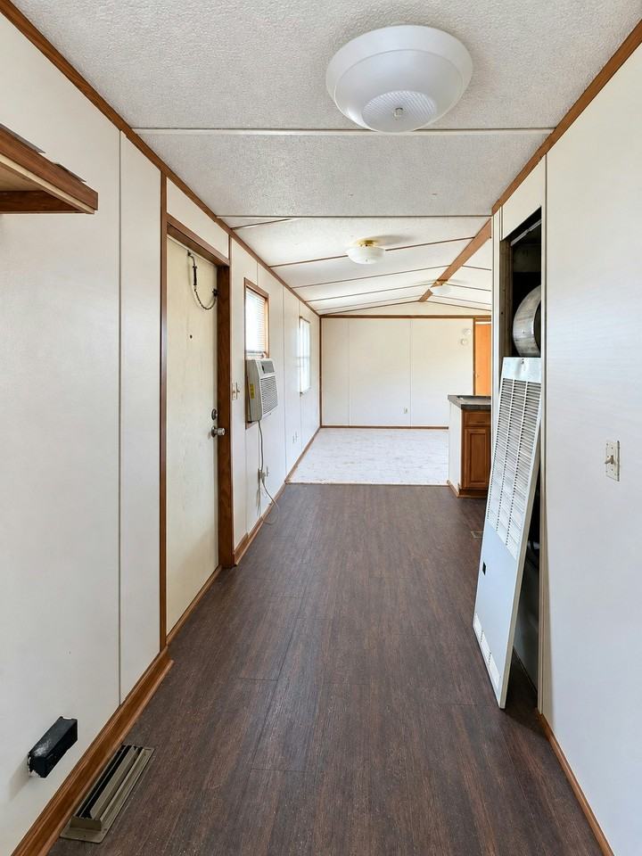 207 Rainey Street - Photo 6 of 8