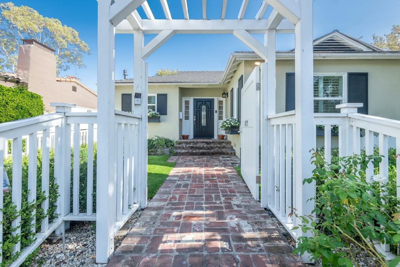 11350 Albata Street - Photo 2 of 24