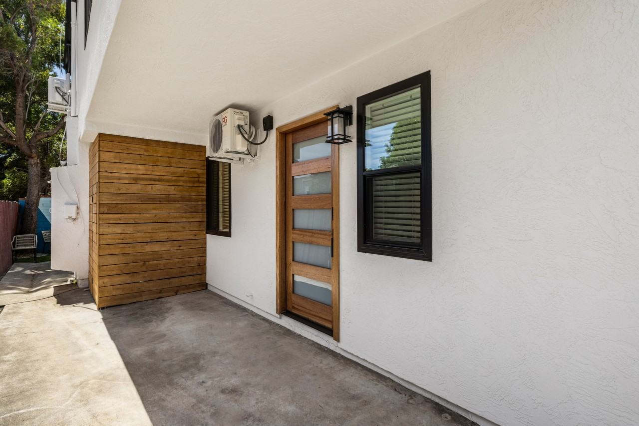 4018 Riviera Drive - Photo 2 of 19