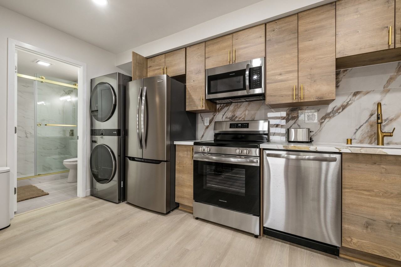4018 Riviera Drive - Photo 7 of 19