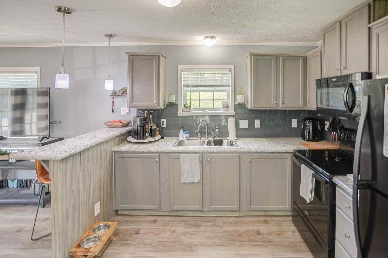 Coachlight Manufactured Home Community - Photo 3 of 19