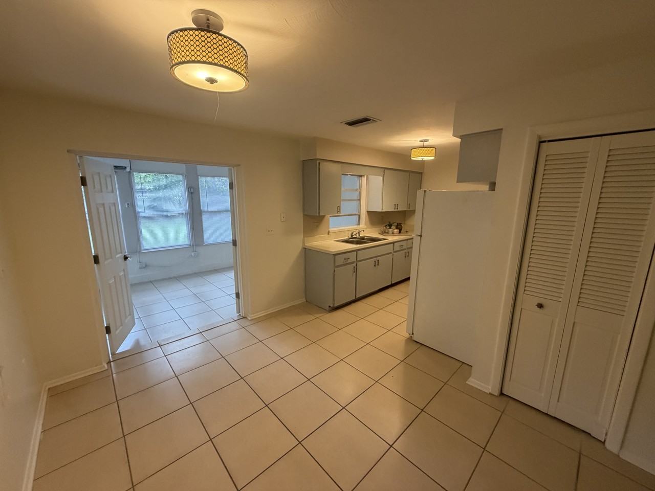 705 Bayou Avenue - Photo 6 of 24