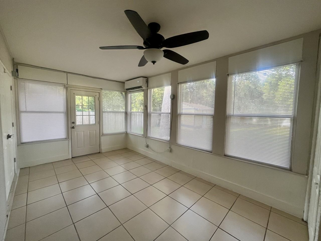 705 Bayou Avenue - Photo 7 of 24