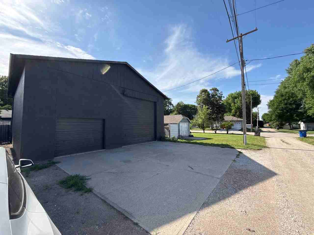 1103 Pierce St - Photo 2 of 5