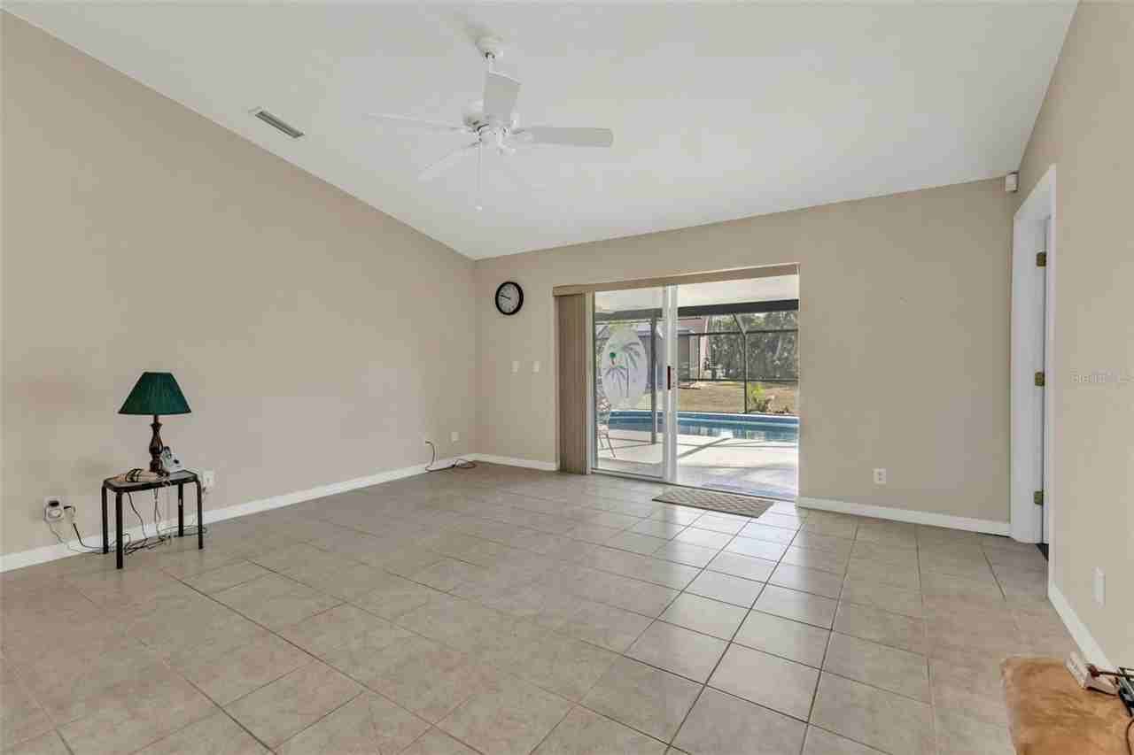 2924 La Tassell Street - Photo 5 of 15