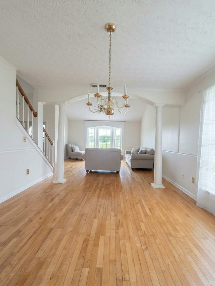 3920 East Meadow Drive - Photo 4 of 22