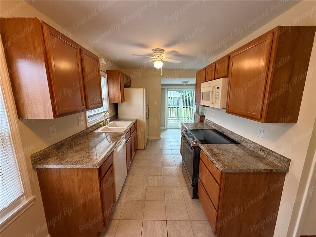 1516 Norton Ave - Photo 7 of 39