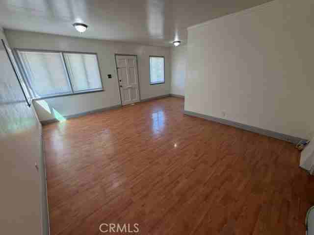 526 Dewey Ave - Photo 2 of 11