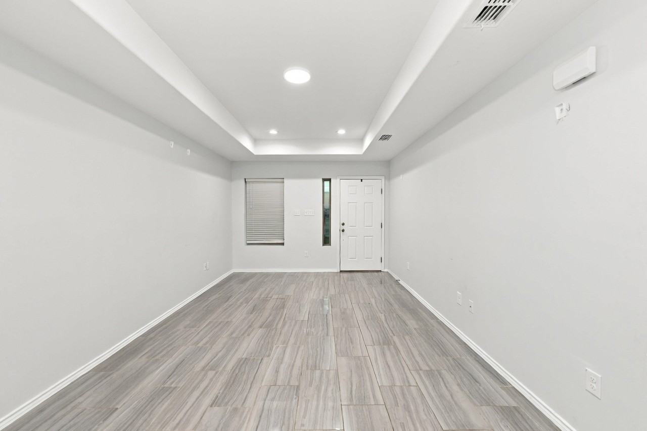 9919 Rosary Ln - Photo 5 of 39