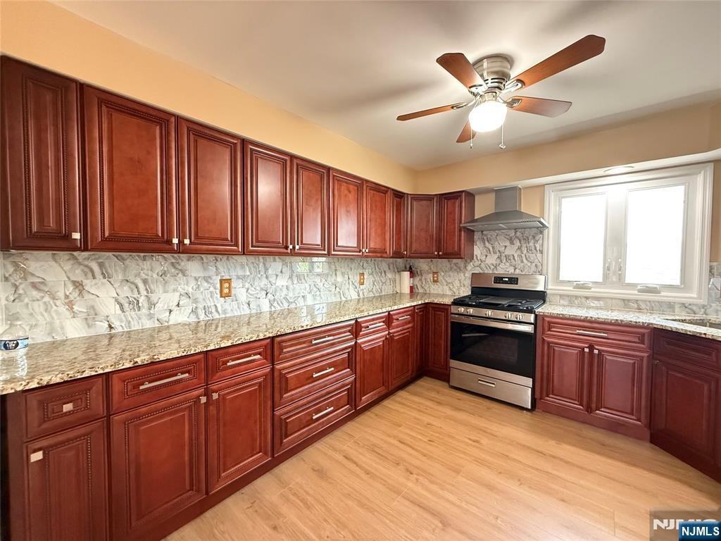 235 Macarthur Ave ##2 - Photo 7 of 15