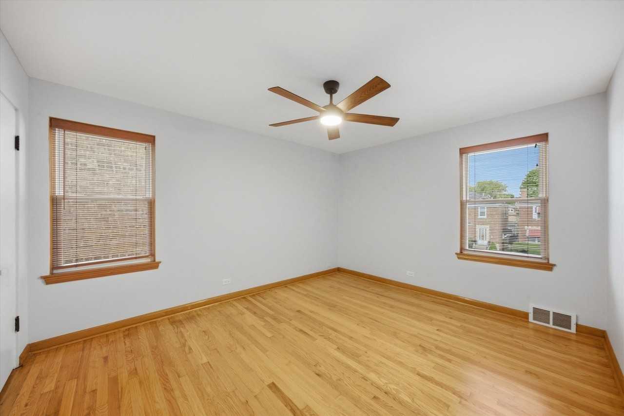 1838 Maple Ave - Photo 5 of 20