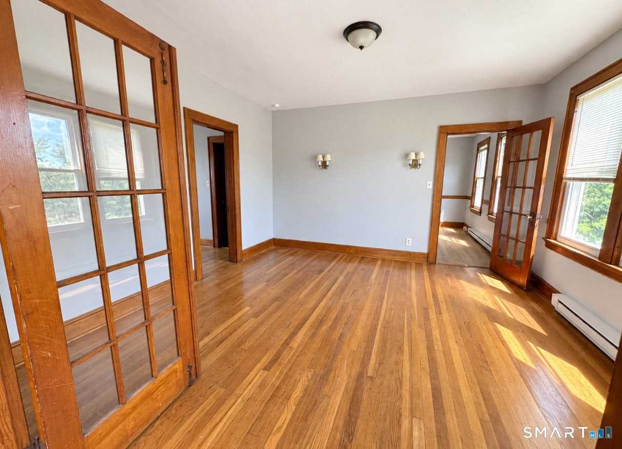 81 Chambers St - Photo 5 of 15