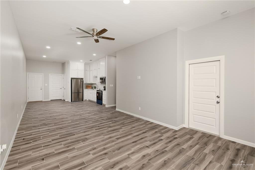 704 W 25th St - Photo 5 of 21