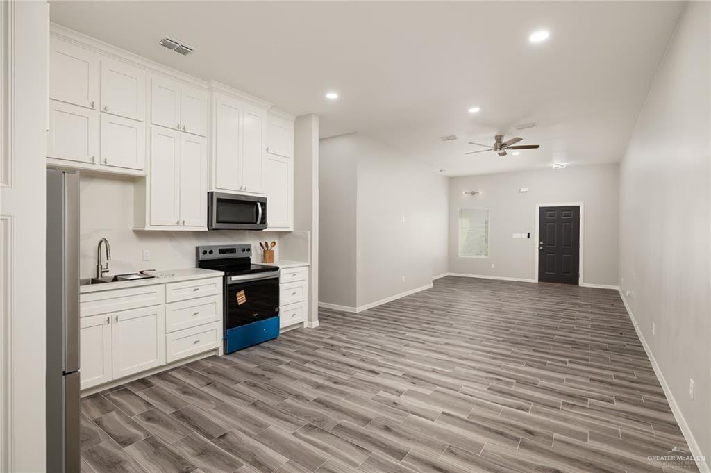 704 W 25th St - Photo 6 of 21