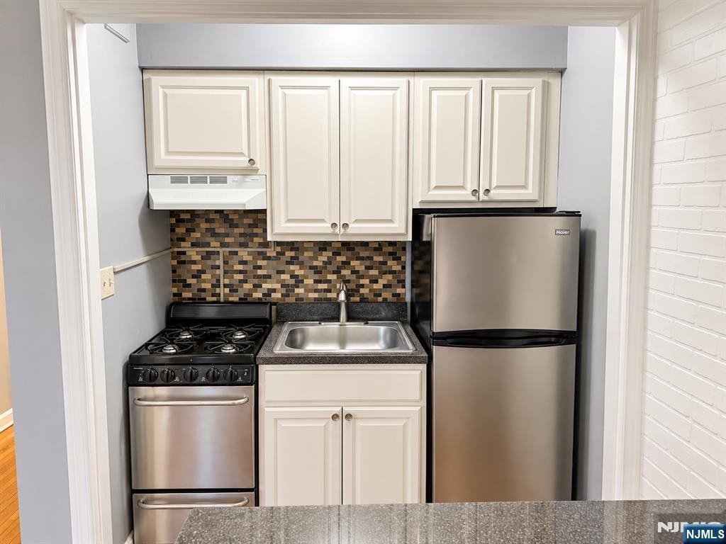 306 Grafton Ave ##1m - Photo 3 of 10