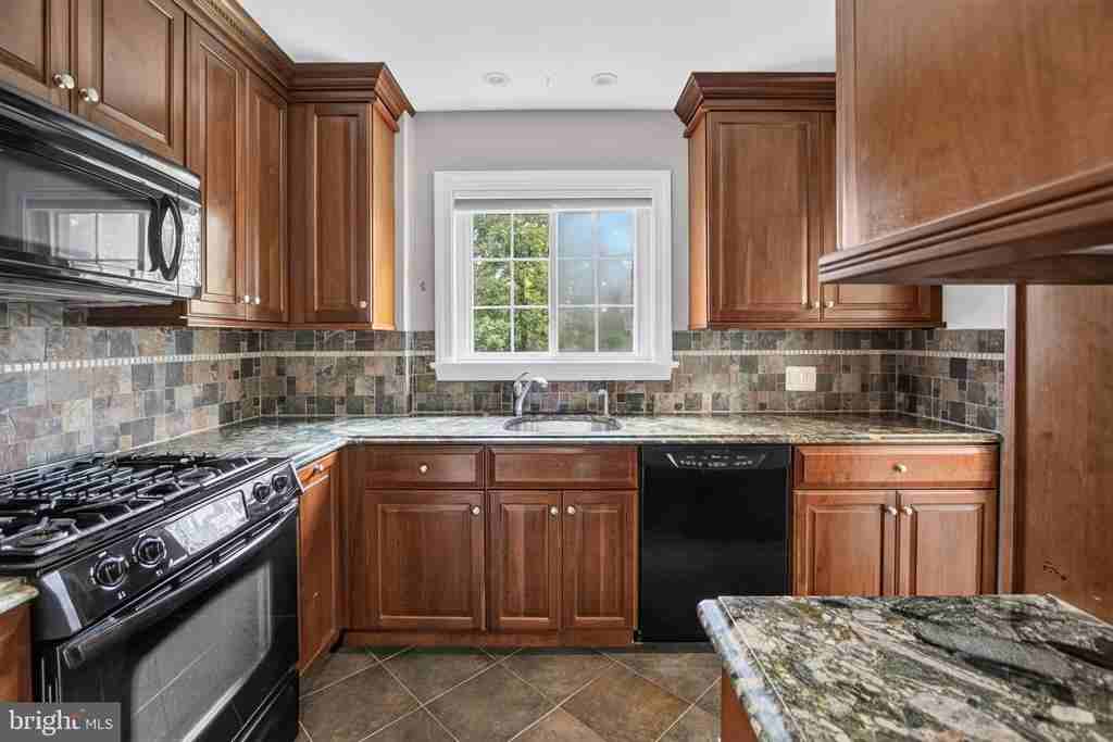 3250 Martha Custis Dr - Photo 2 of 27