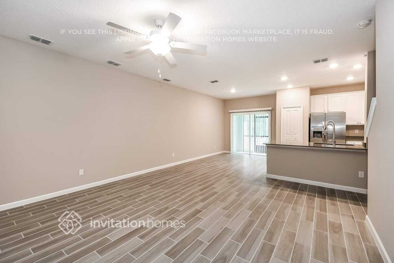 617 Cherry Ridge Dr - Photo 4 of 18