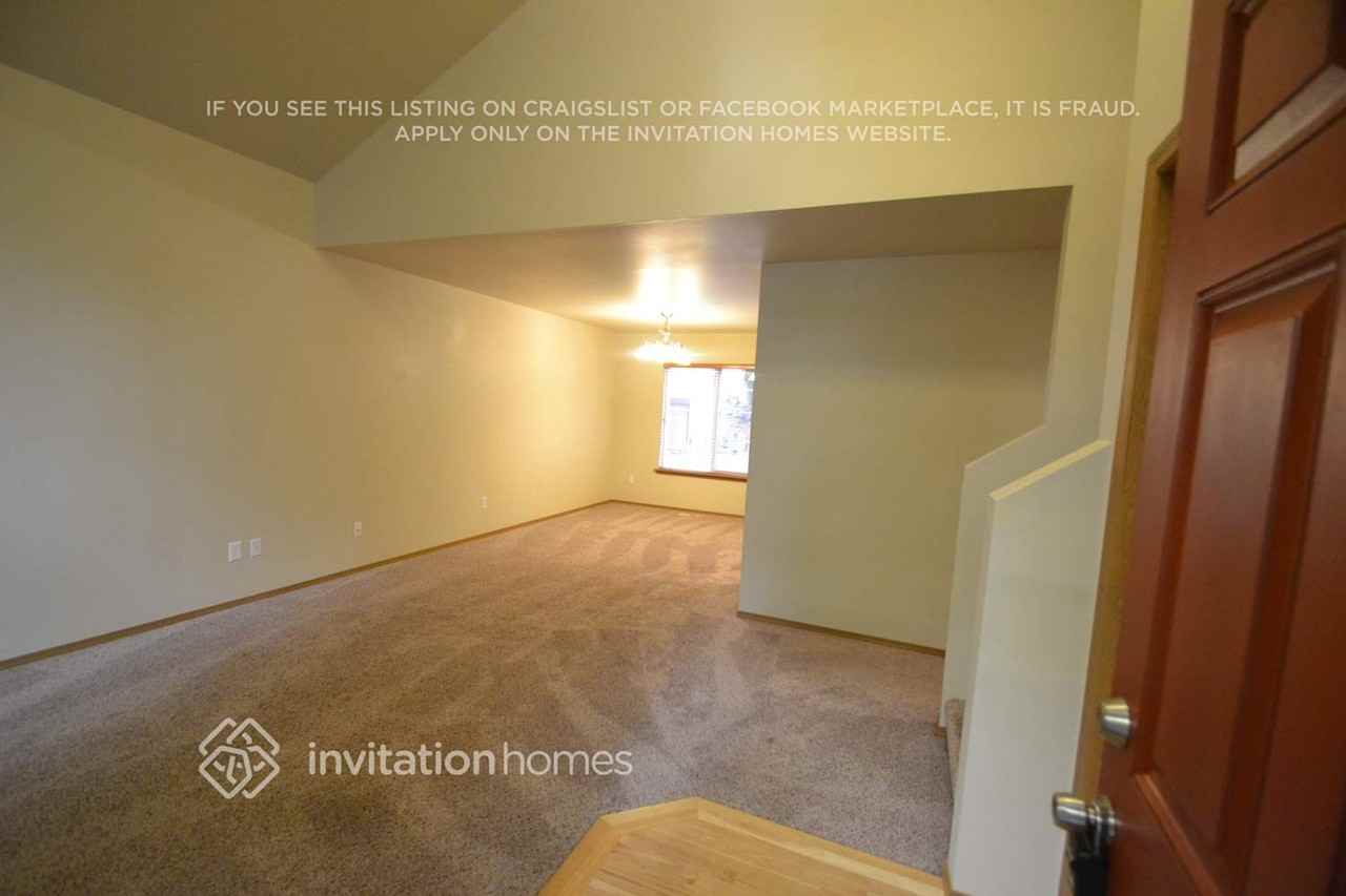 13809 29th Ave S - Photo 2 of 15