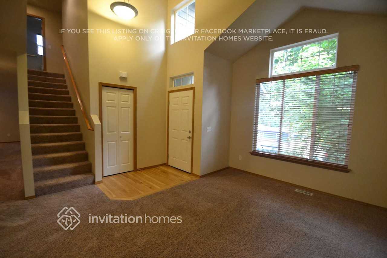 13809 29th Ave S - Photo 3 of 15