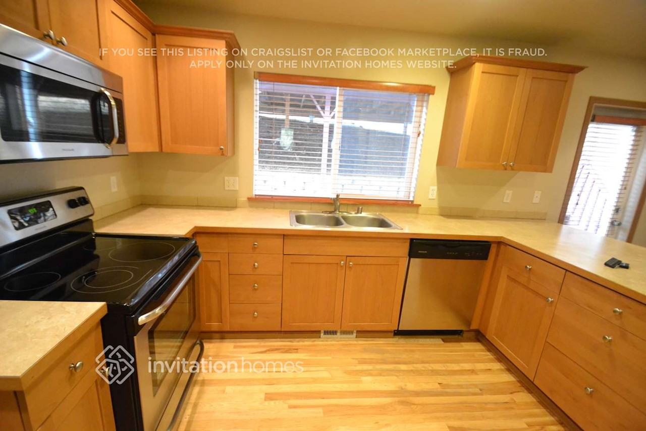 13809 29th Ave S - Photo 5 of 15