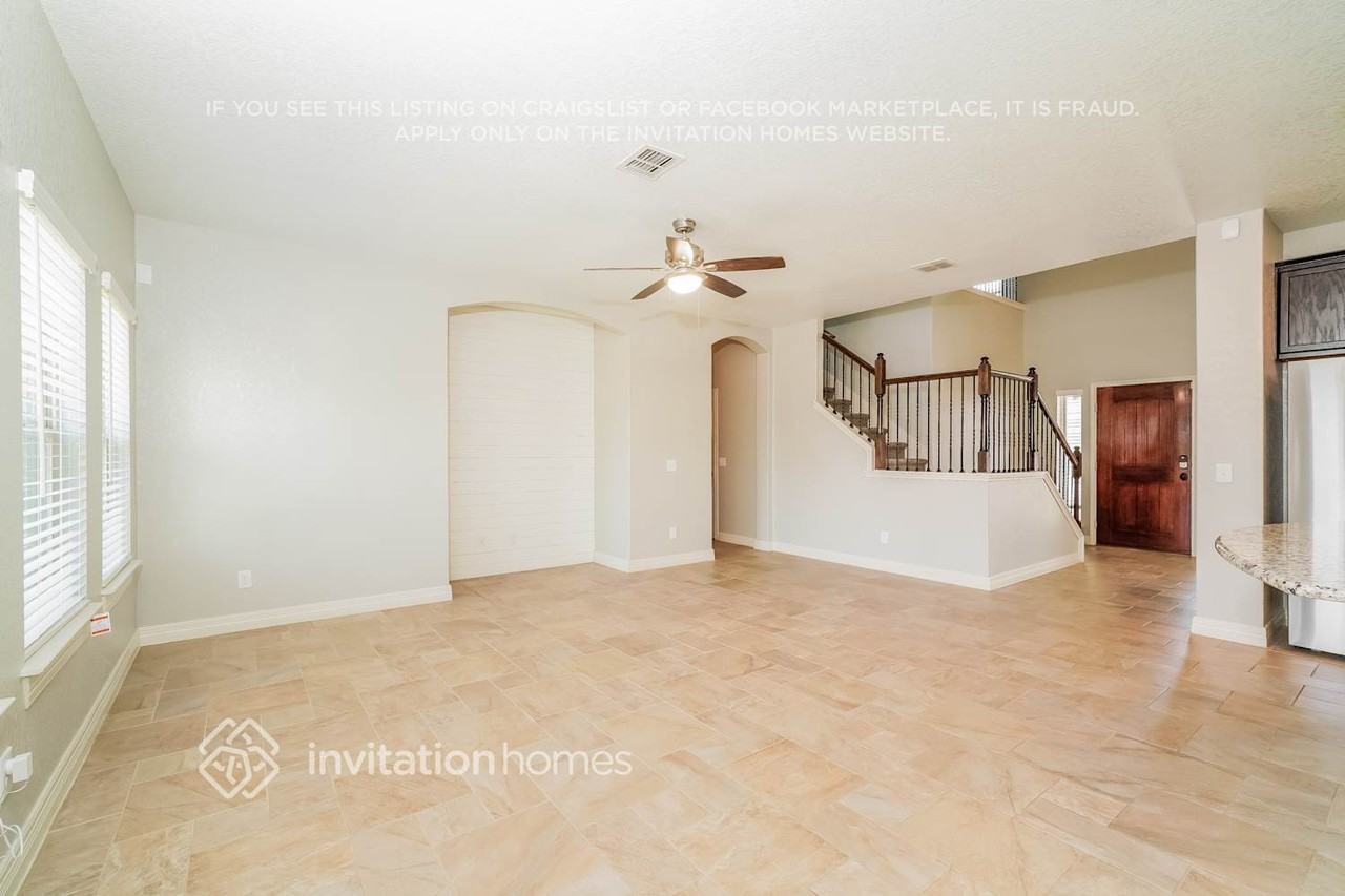 1099 Pelican Pl - Photo 6 of 18