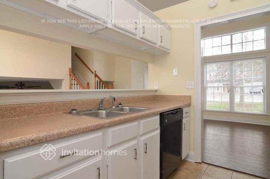 4061 Anvil Ct - Photo 5 of 19