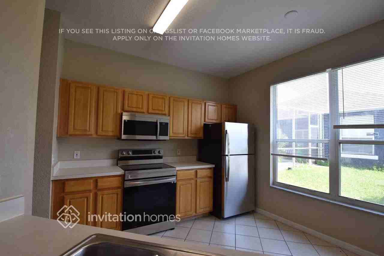 164 Magic Landings Blvd - Photo 3 of 9