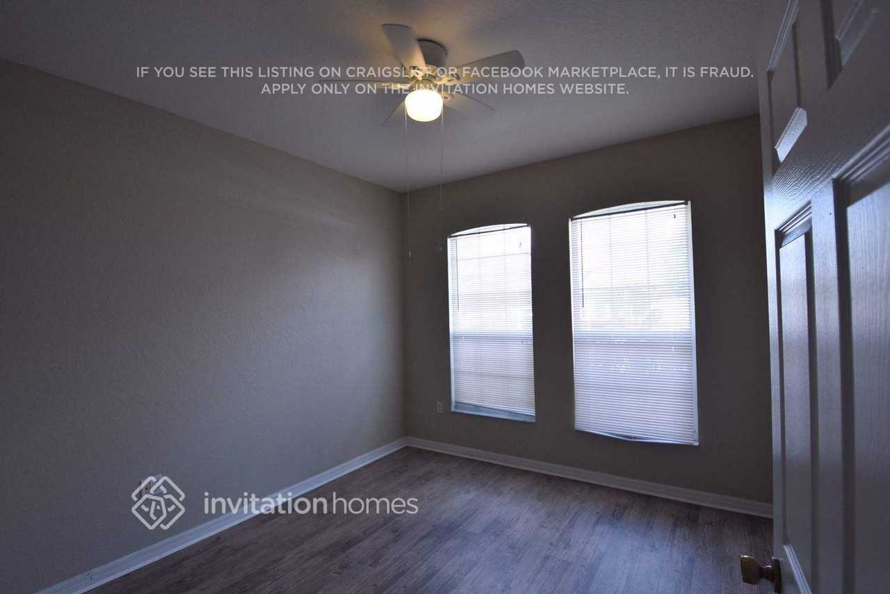 164 Magic Landings Blvd - Photo 4 of 9