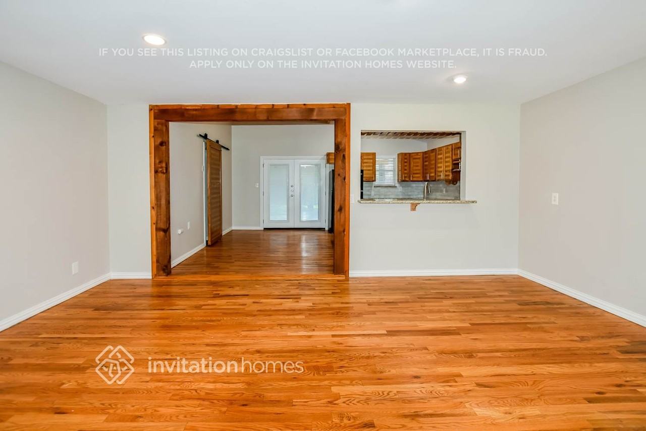 634 Waikiki Dr - Photo 3 of 16