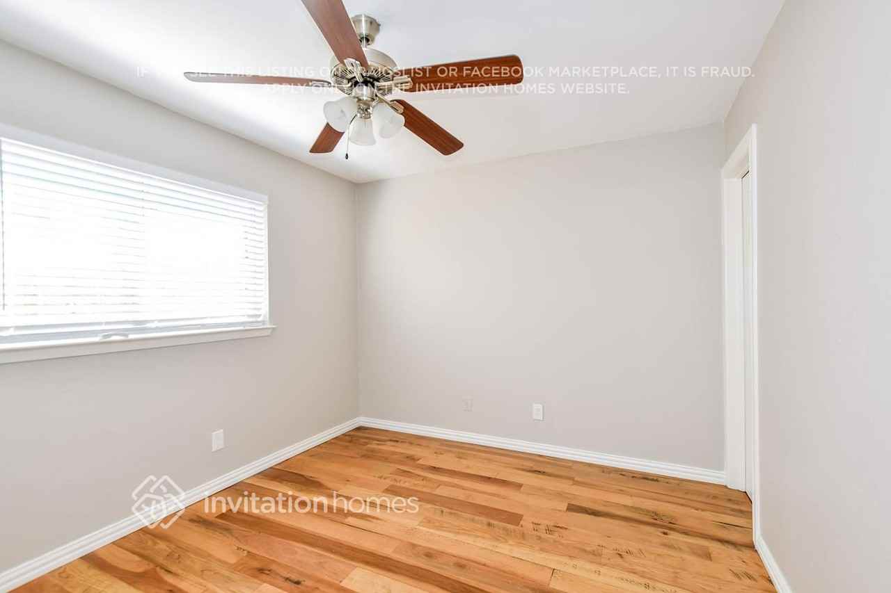 634 Waikiki Dr - Photo 7 of 16