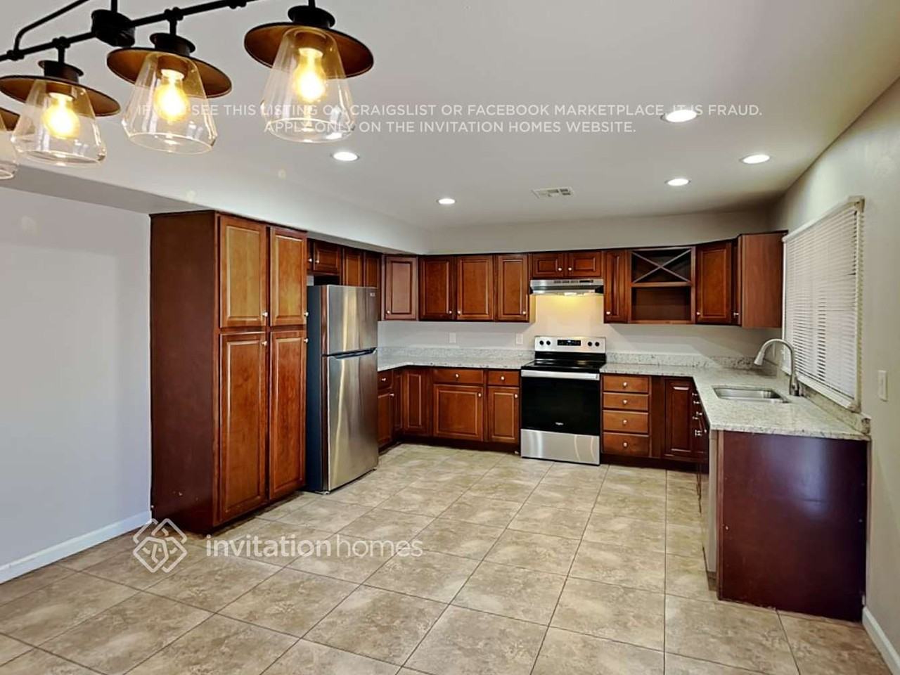 11027 N 46th Ave - Photo 6 of 18
