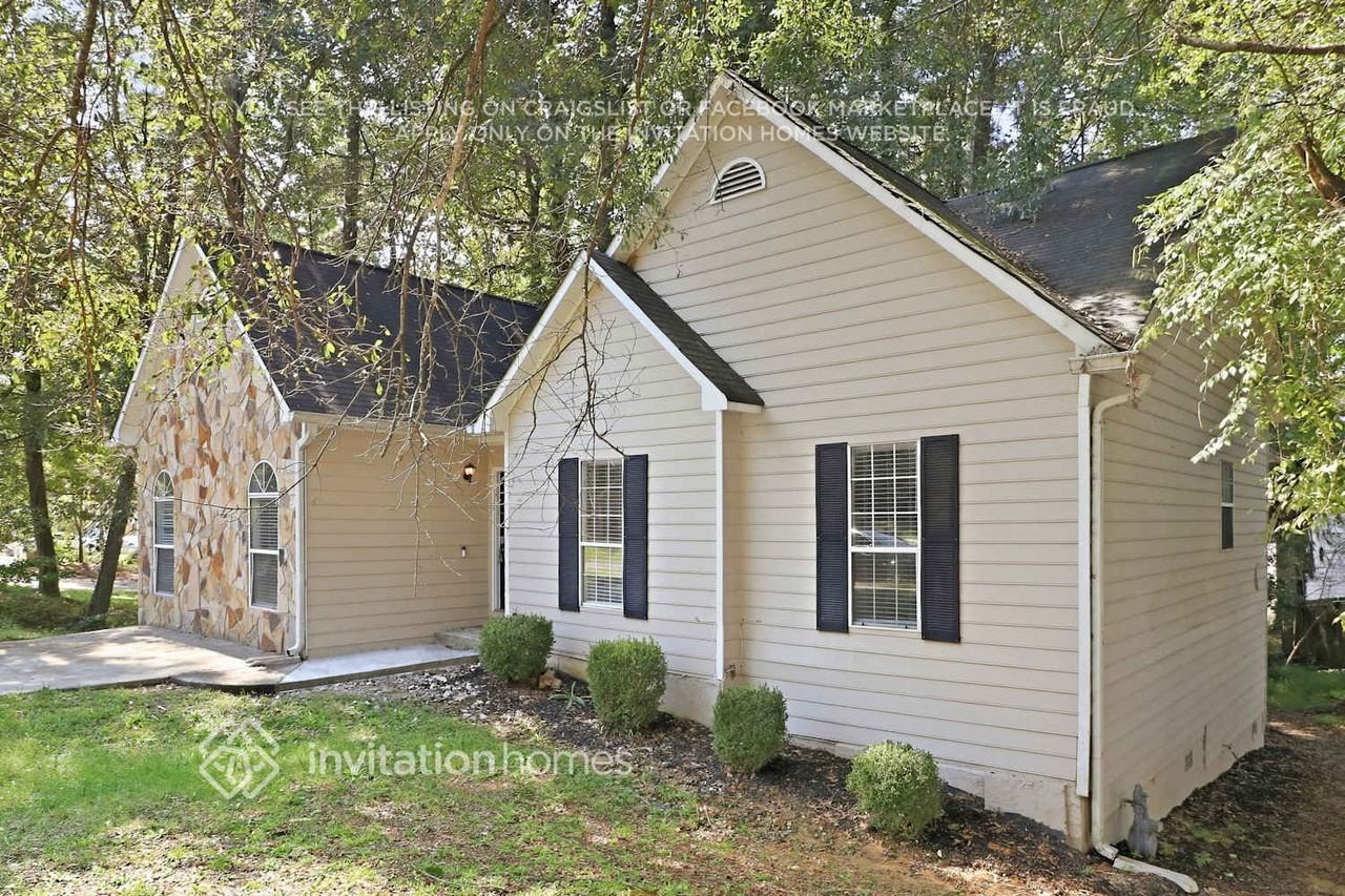 4032 Sharon Woods Dr - Photo 2 of 17