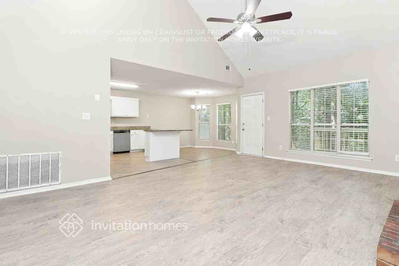 4032 Sharon Woods Dr - Photo 5 of 17