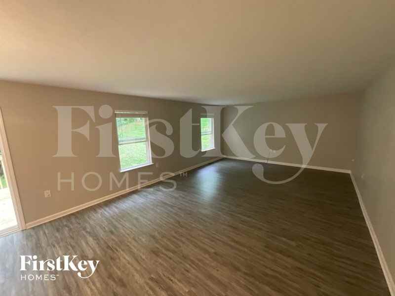 4769 Jessica Suzanne Dr - Photo 2 of 10