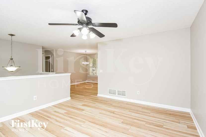 10 Piedmont Ln - Photo 2 of 16