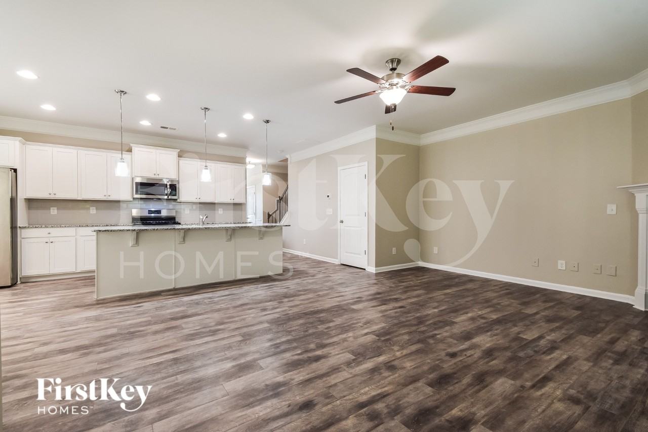 230 Hickory Commons Way - Photo 4 of 19