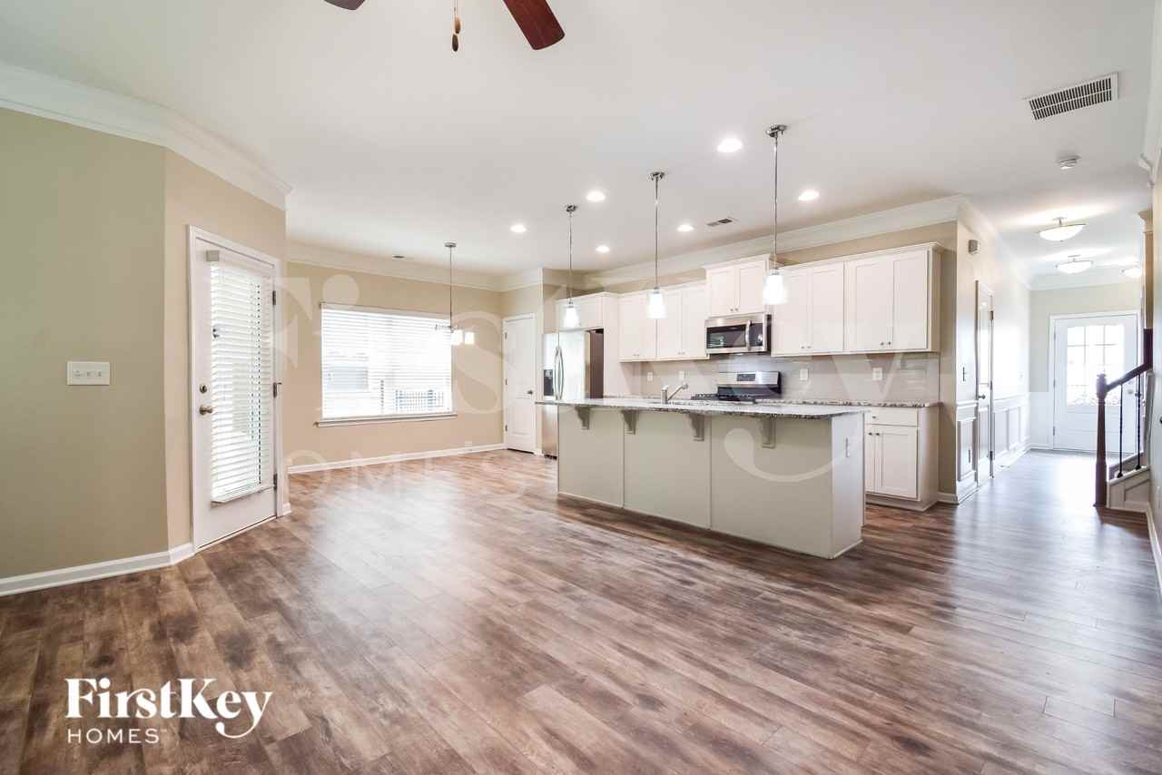230 Hickory Commons Way - Photo 5 of 19