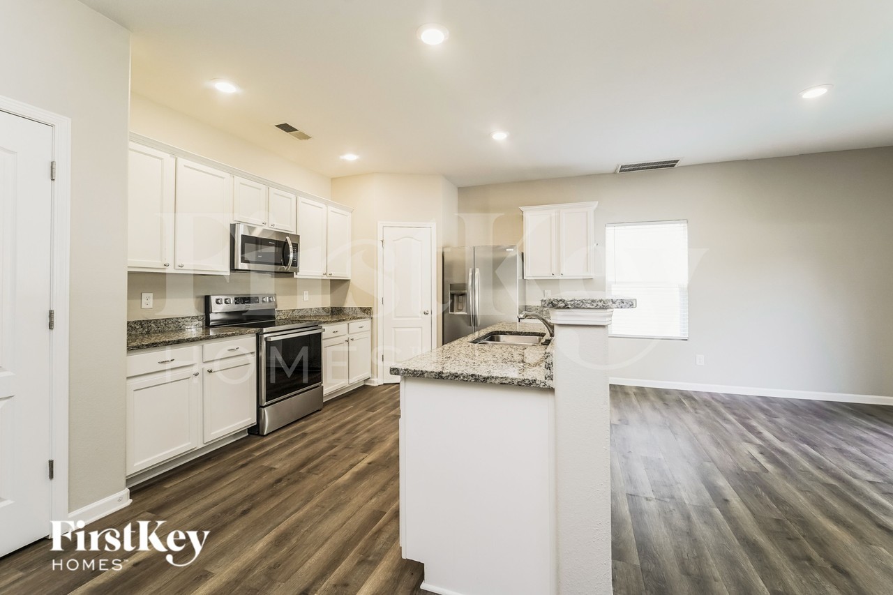969 Joselynn Dr - Photo 5 of 16