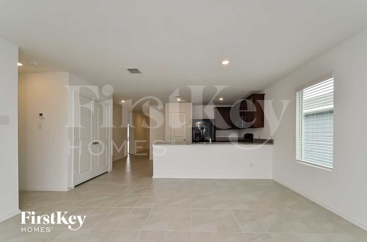 1333 Plum Rd - Photo 6 of 18