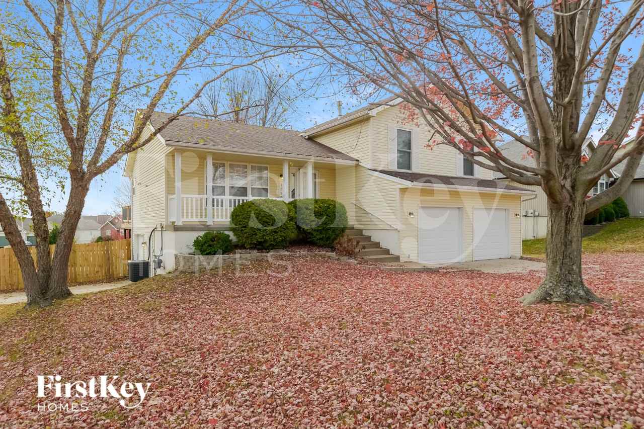 10501 Nw 86th St - Photo 2 of 15