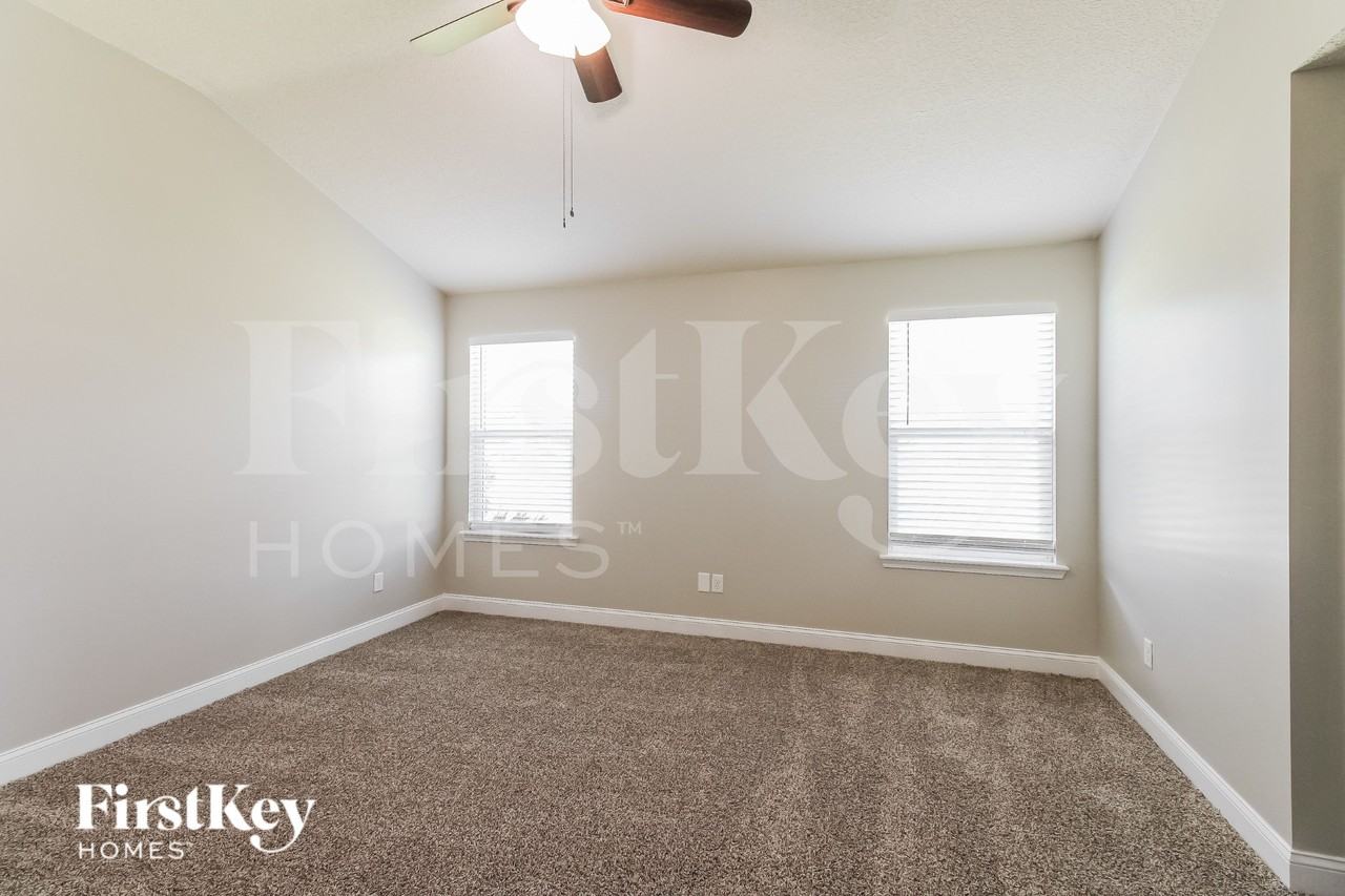2612 Royal Pointe Dr - Photo 5 of 16