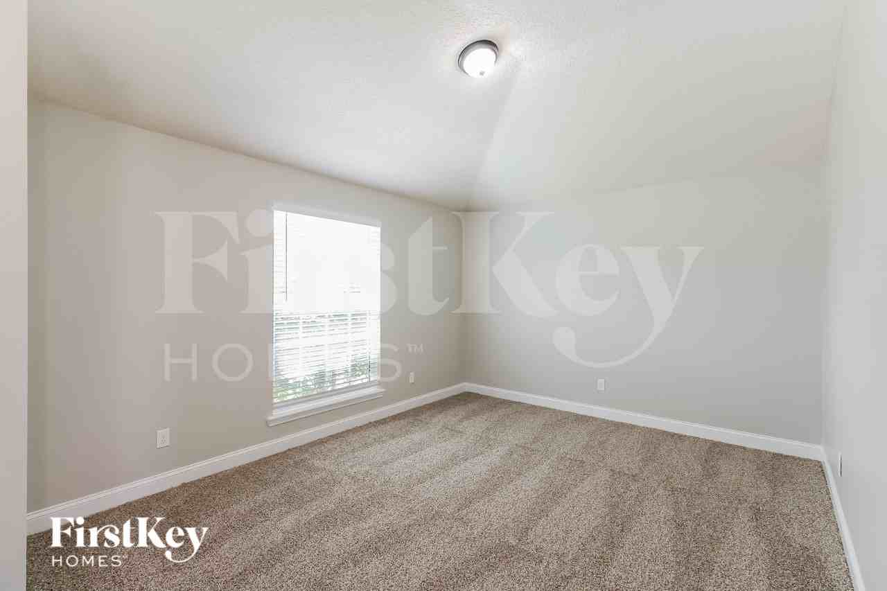 2612 Royal Pointe Dr - Photo 6 of 16