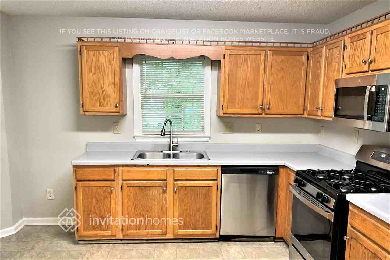 686 Holland Rd - Photo 7 of 15