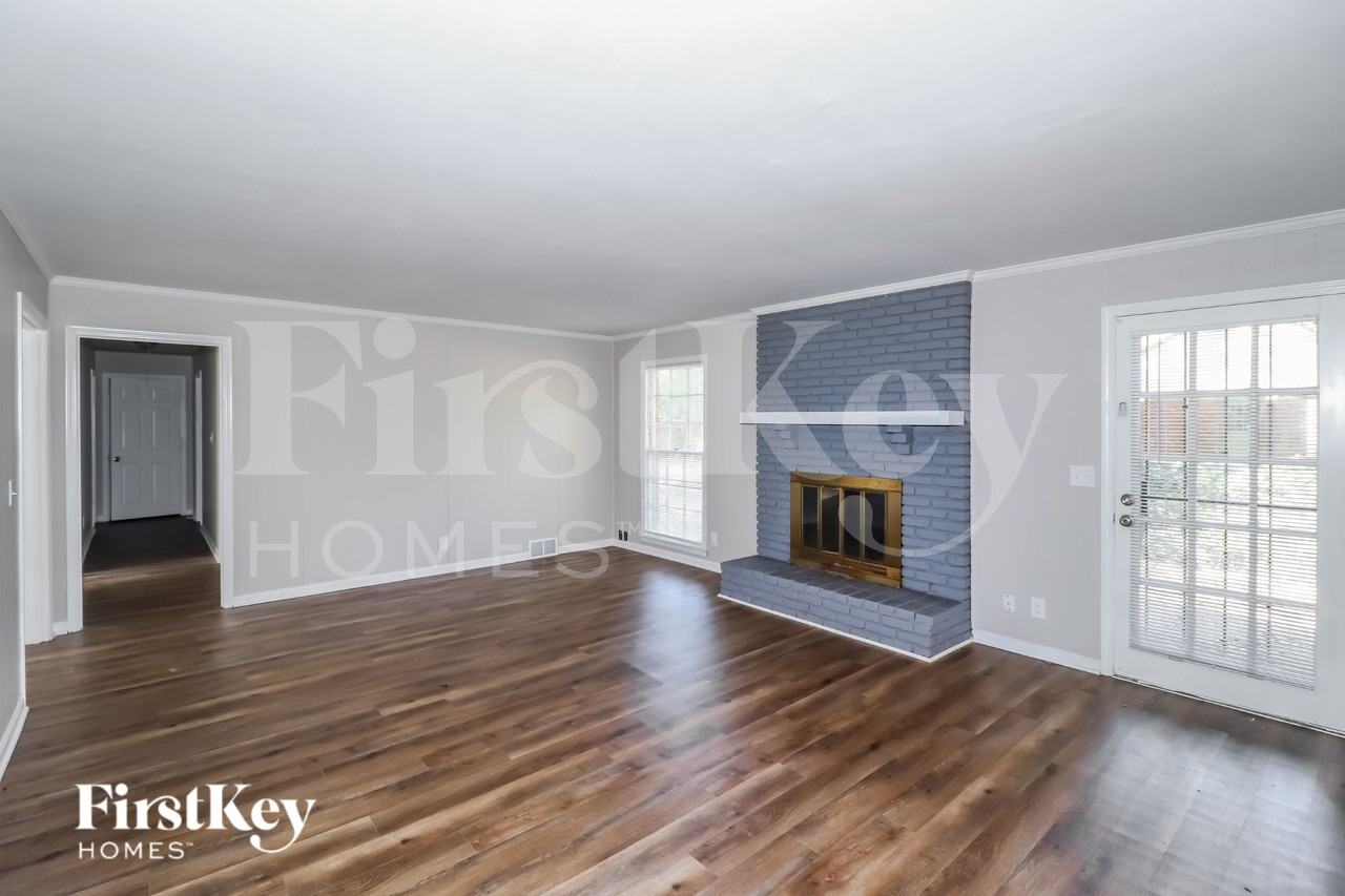 5130 Kingswood Cir - Photo 4 of 15