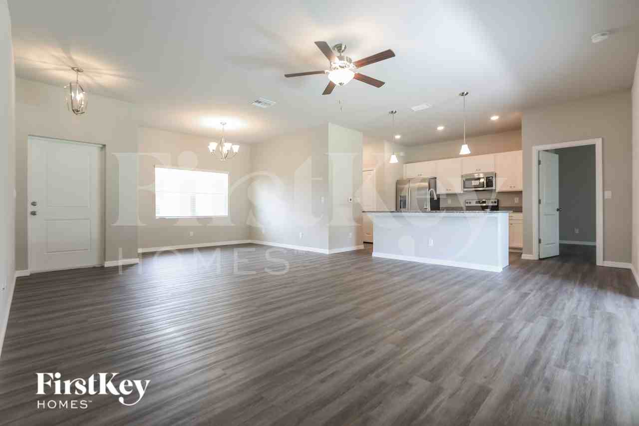 20172 Elrose Ave - Photo 2 of 16