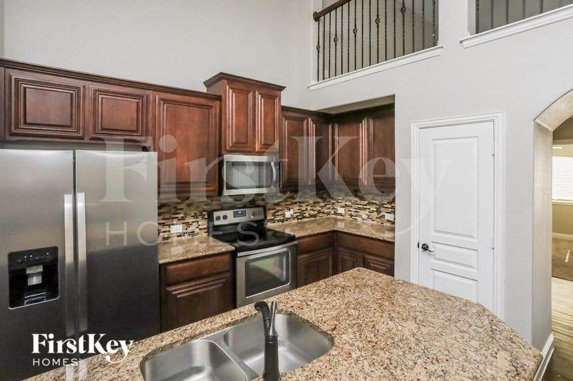 528 Sagebrush Ln - Photo 5 of 16