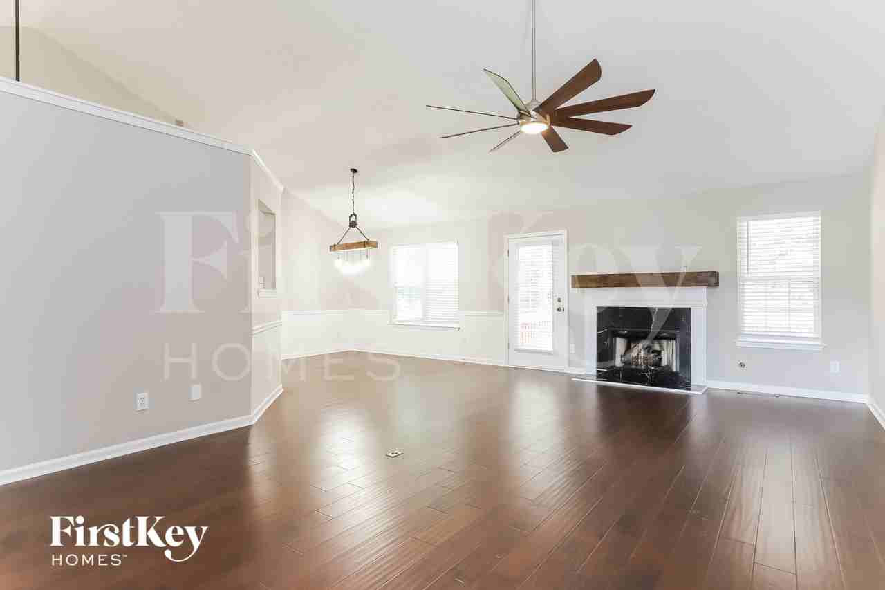 1222 Wilkinson Ct - Photo 3 of 15